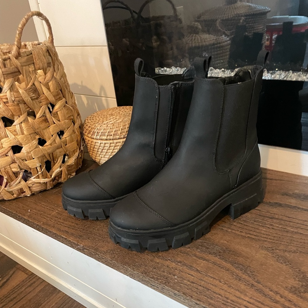 Black Platform Bootie
